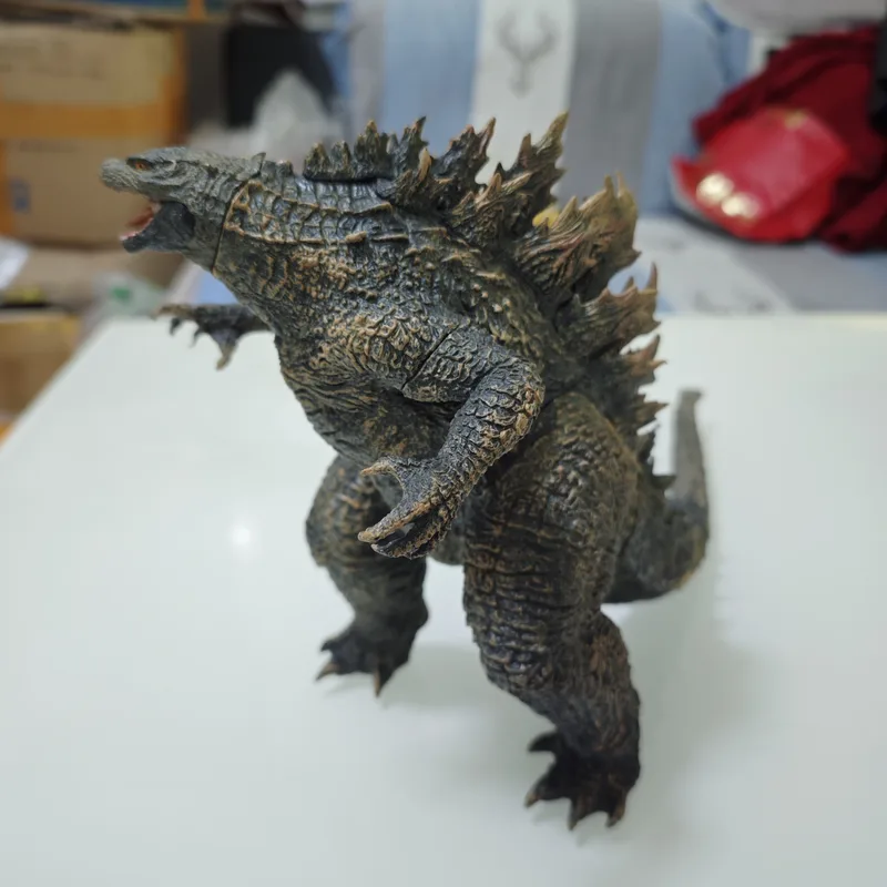 Ichiban Kuji Godzilla vs Kong Godzilla Figure – Approx. 20cm Tall and 40cm Long (Including Tail) Collectible Statue - Image 2